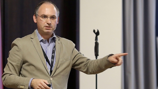 Dr. Ant&oacute;nio Reis